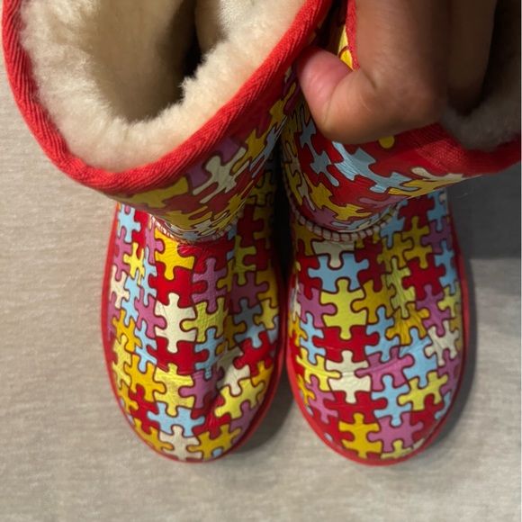 Uggs: Classic II “Autism” Boot - Picture 2 of 4